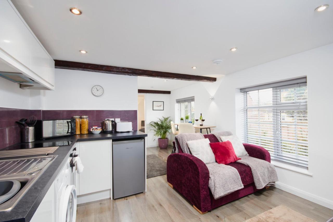 קגוורת' Gateway Mews - Serviced Apartments מראה חיצוני תמונה
