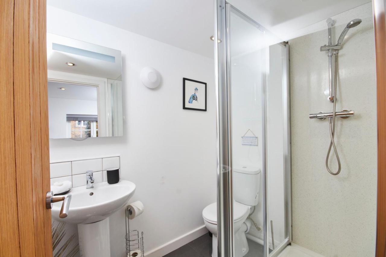 קגוורת' Gateway Mews - Serviced Apartments מראה חיצוני תמונה