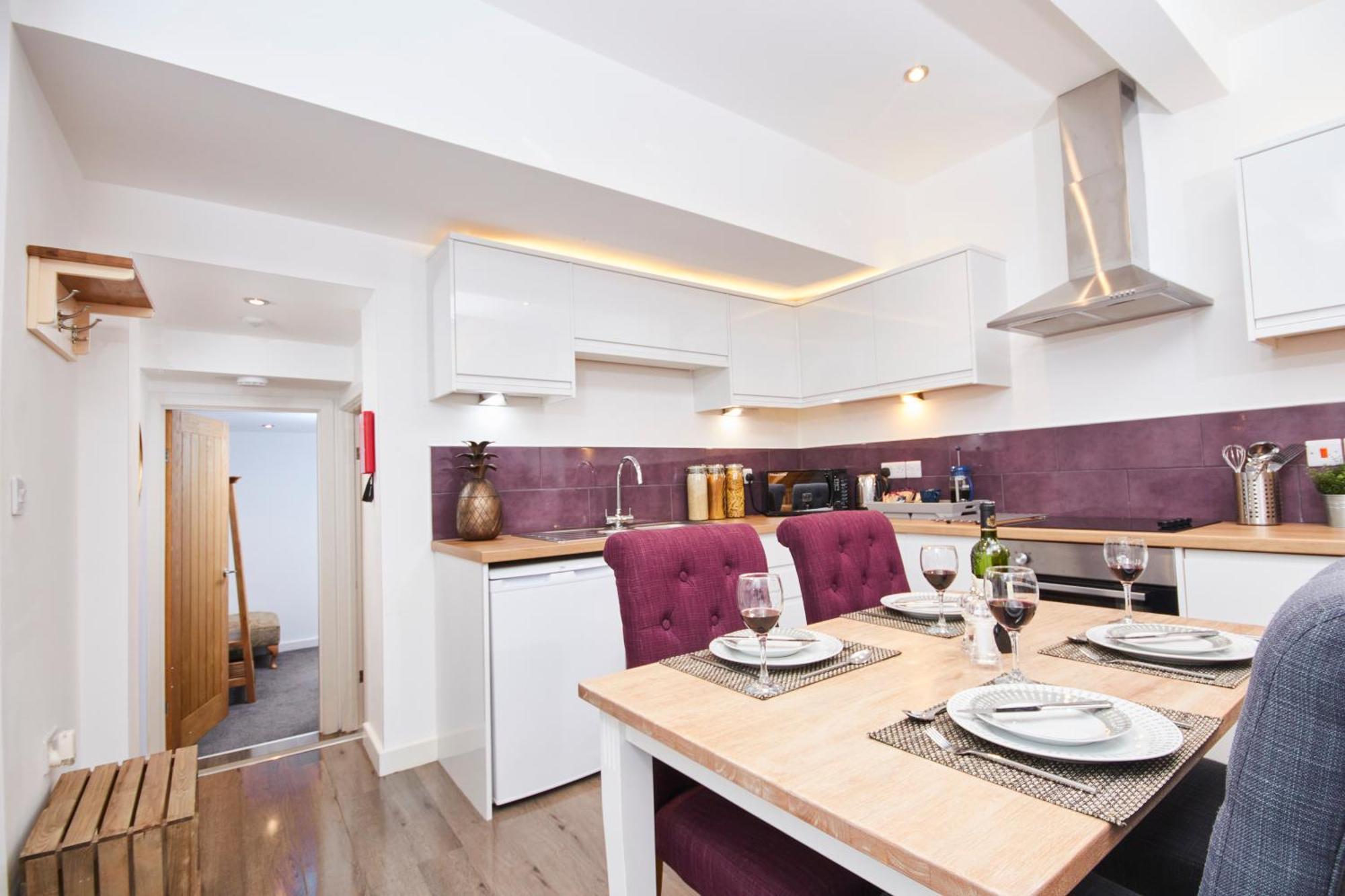 קגוורת' Gateway Mews - Serviced Apartments מראה חיצוני תמונה