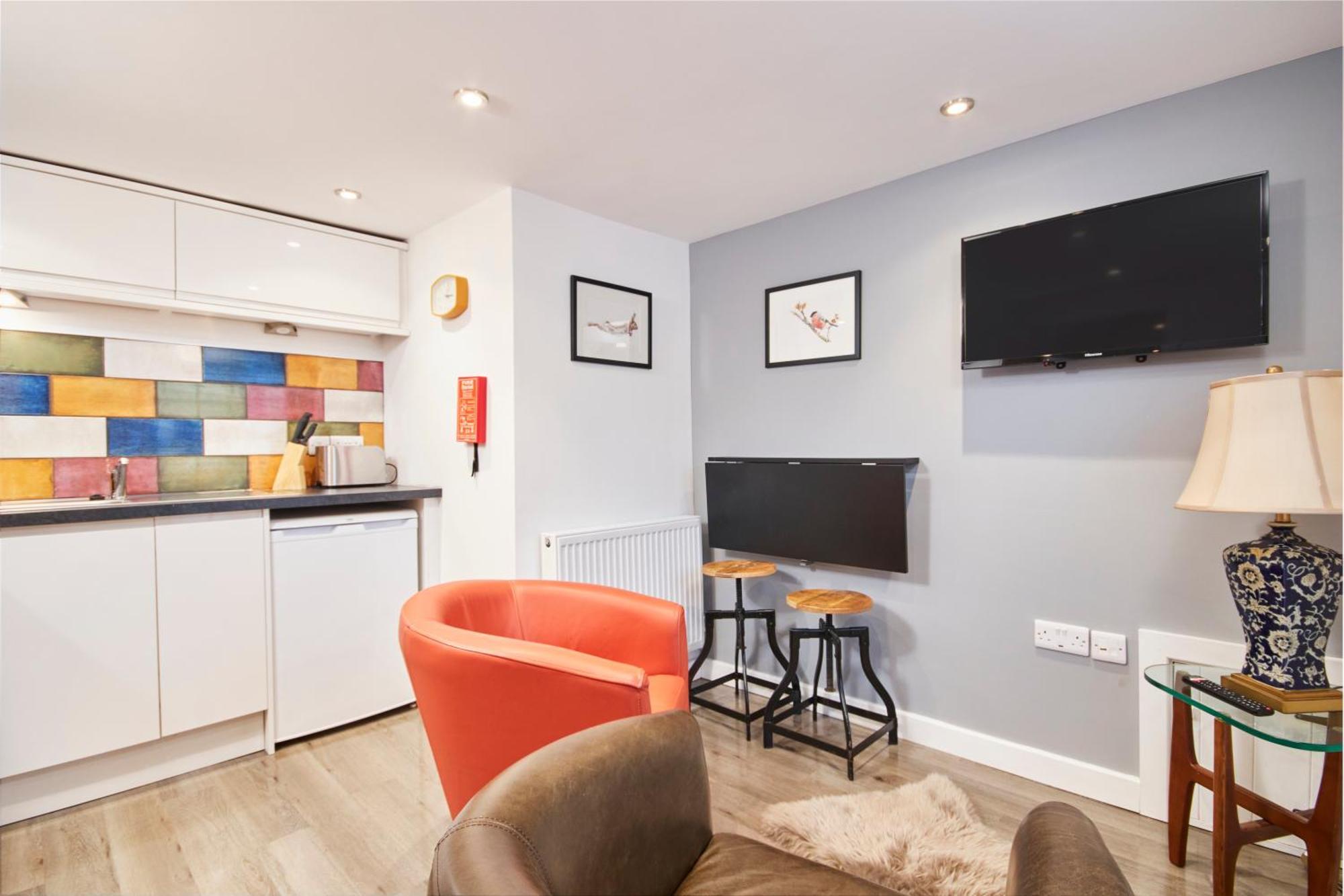 קגוורת' Gateway Mews - Serviced Apartments מראה חיצוני תמונה