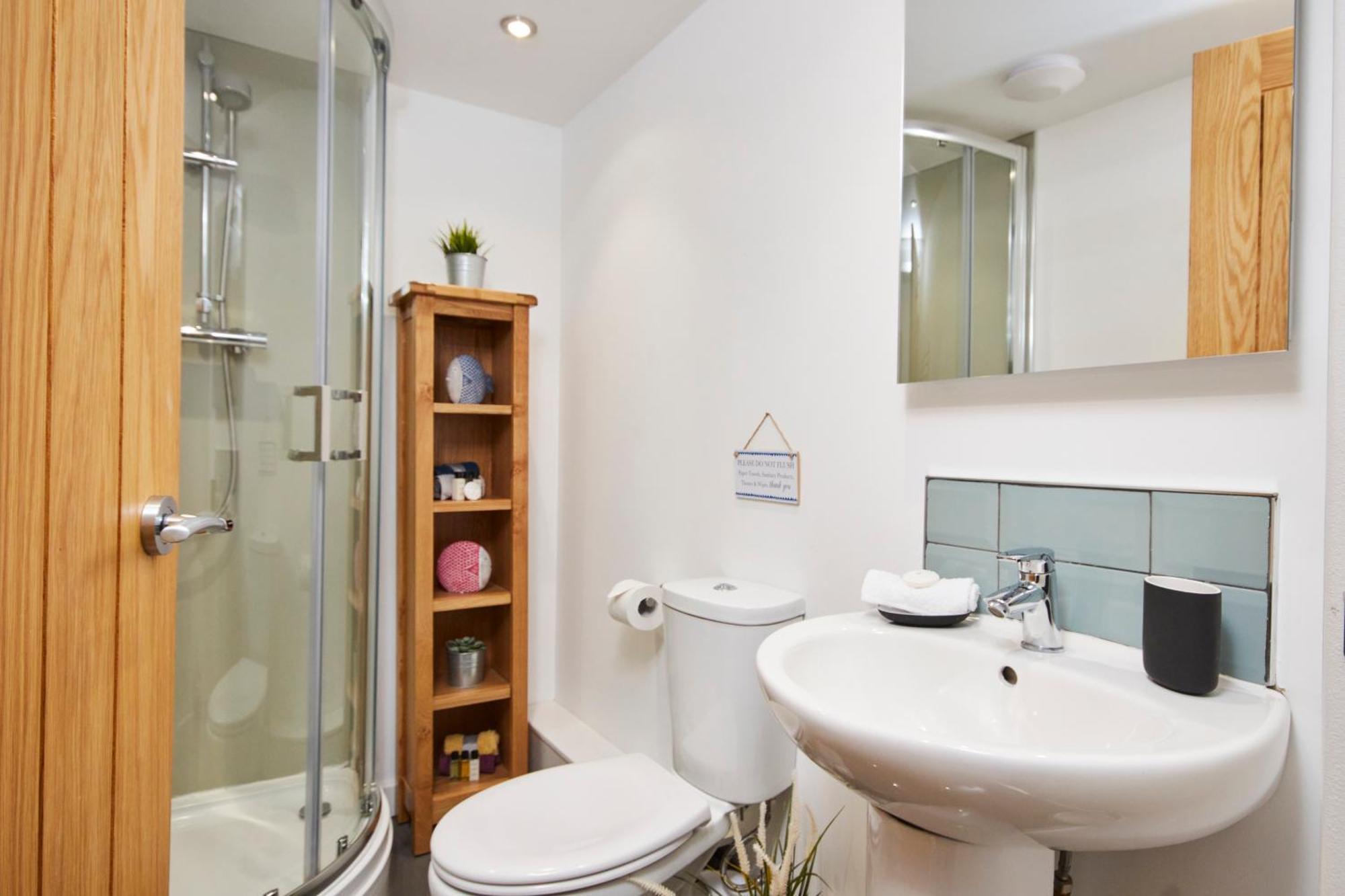קגוורת' Gateway Mews - Serviced Apartments מראה חיצוני תמונה