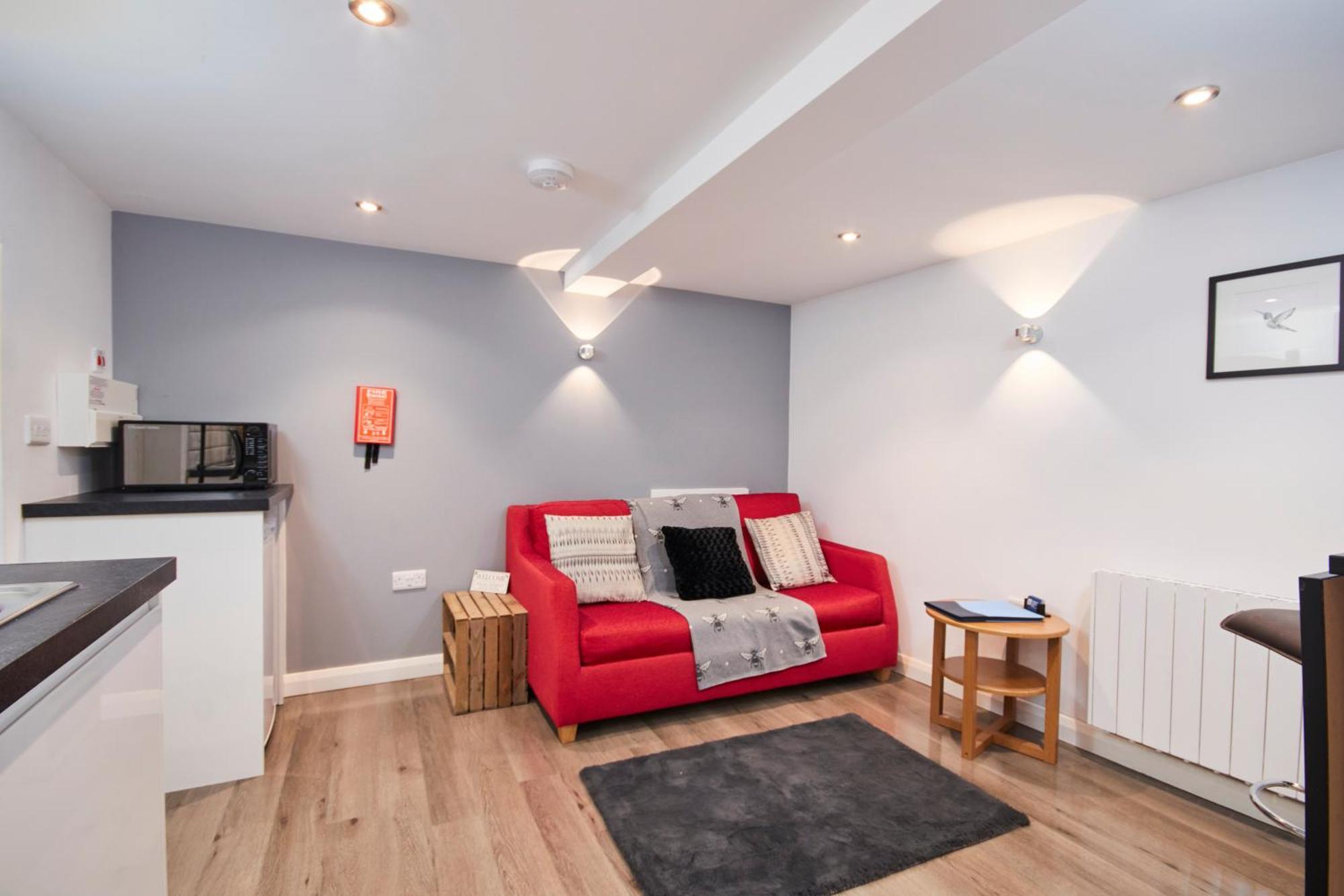 קגוורת' Gateway Mews - Serviced Apartments מראה חיצוני תמונה