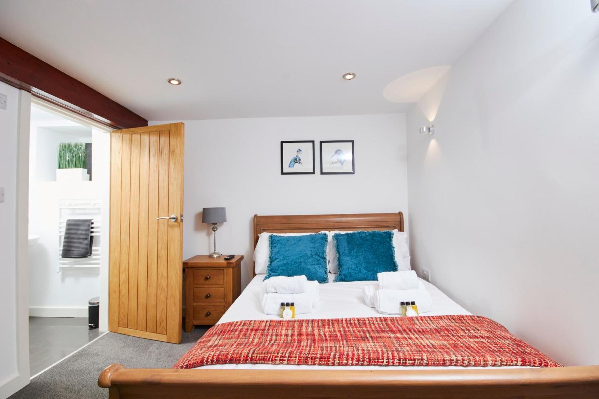 קגוורת' Gateway Mews - Serviced Apartments מראה חיצוני תמונה